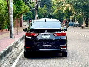 Honda Grace 2018 Black