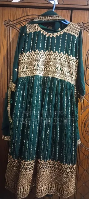 পার্টি ড্রেস