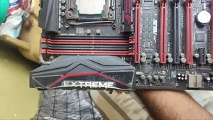 Motherboard "Asus Rog Rampage v Extreme" With Cpu "Intel"