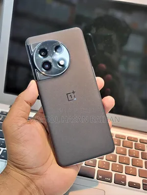 ওয়ানপ্লাস ১১ ২৫৬ জিবি কালো