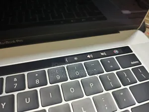 Laptop Apple MacBook Pro 16GB Intel Core I7 SSD 512GB