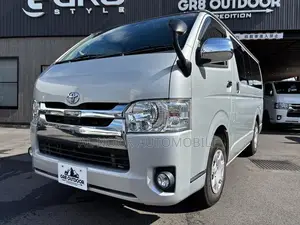 Toyota HiAce 2021 Silver