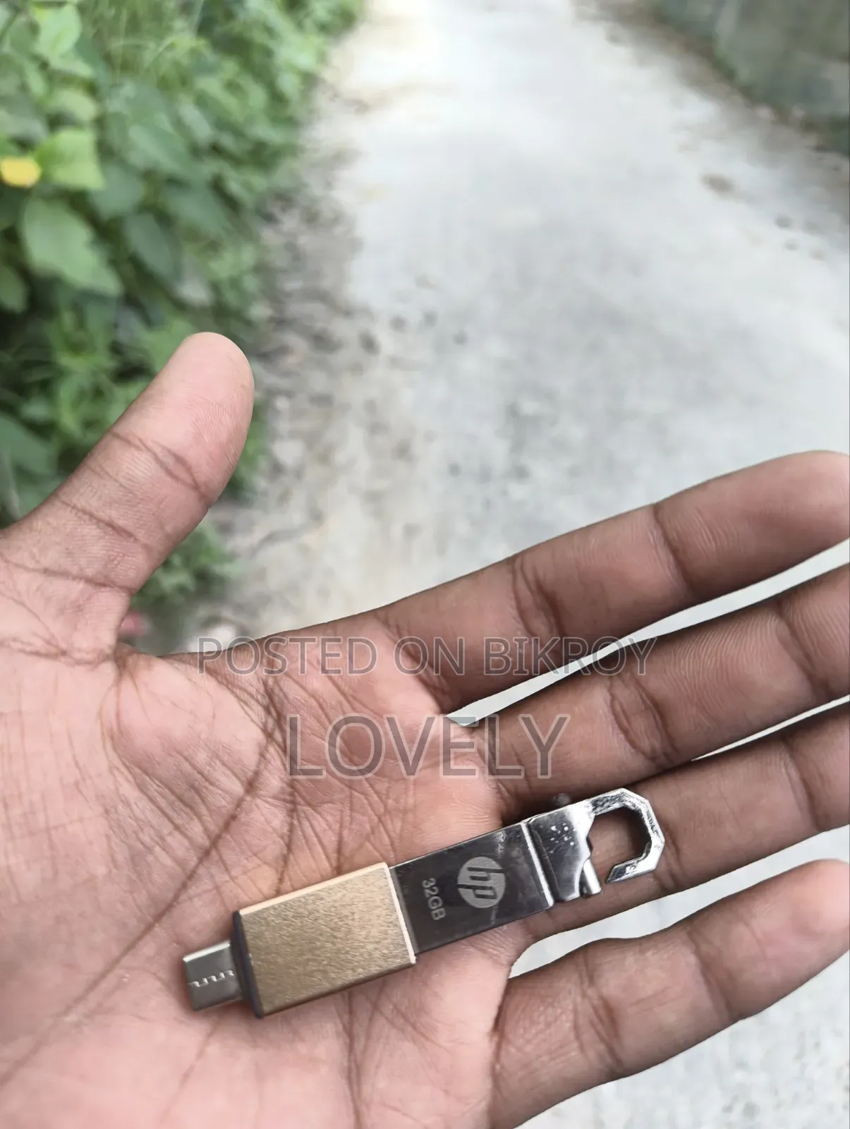 পেনড্রাইভ বিক্রি হবে