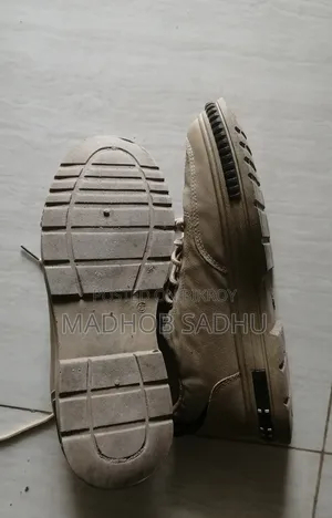 স্নিকার্স বিক্রি