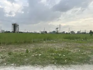 ব্লক-আই এক্সটেনশন, (৫+৫)=১০ কাঠা, সামনে ৪০ ফুট রাস্তা, বসুন্ধরা