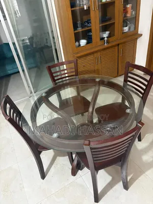 ৪ আসনের গোল ডাইনিং টেবিল