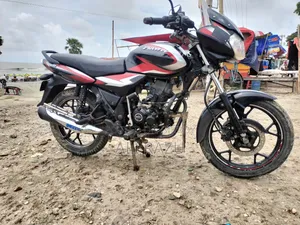 বাজাজ ডিসকভার ১১০ ২০২৩ কালো