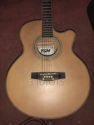 Acoustic Guitar in good condition for sale
