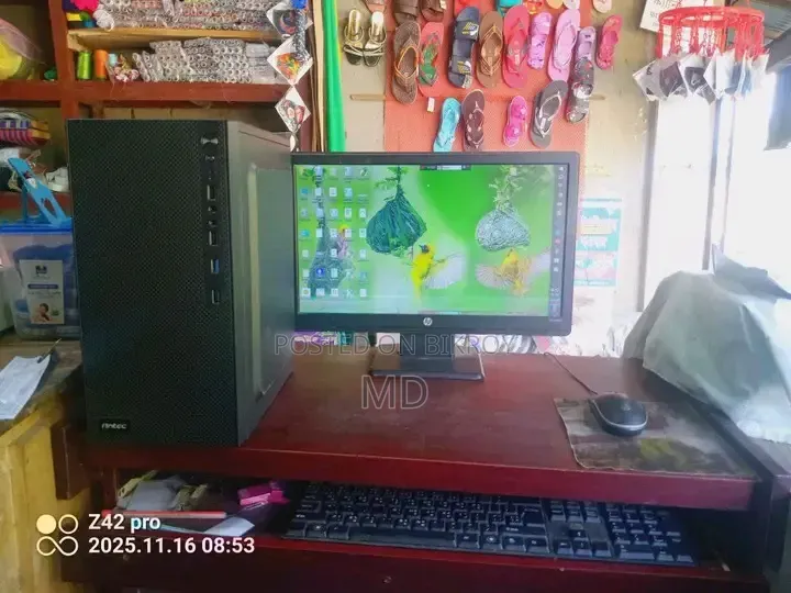 Desktop Computer HP EliteOne 800 G3 4GB Intel Core M2 HDD+SSD 4T