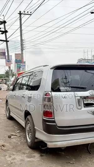 Toyota Succeed 2011 Silver