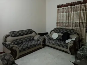 ব্যবহৃত ৫ সিটের সোফা