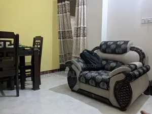 ব্যবহৃত ৫ সিটের সোফা