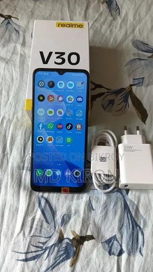 New Realme V30 128 GB Black