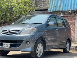 Toyota Avanza 2010 Blue