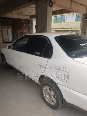 টয়োটা করোলা ১৯৯৩ হোয়াইট