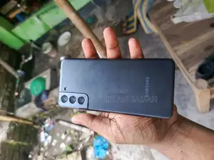 স্যামসাং গ্যালাক্সি এস২১ ৫জি ১২৮ জিবি ব্ল্যাক