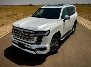 Toyota Land Cruiser 2022 White