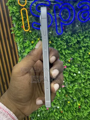 Apple iPhone 16 128 GB White