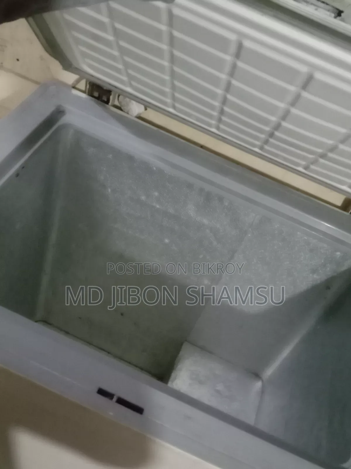 190 Liter Deep Freezer, Running, Freezes Well