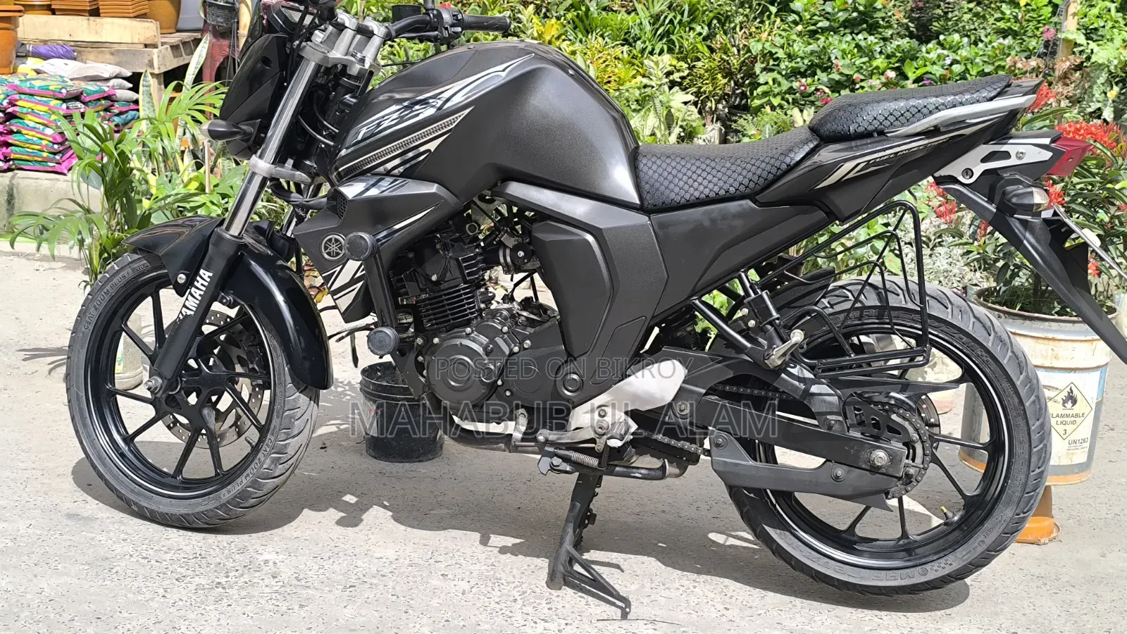 Yamaha FZ6 2025 Black