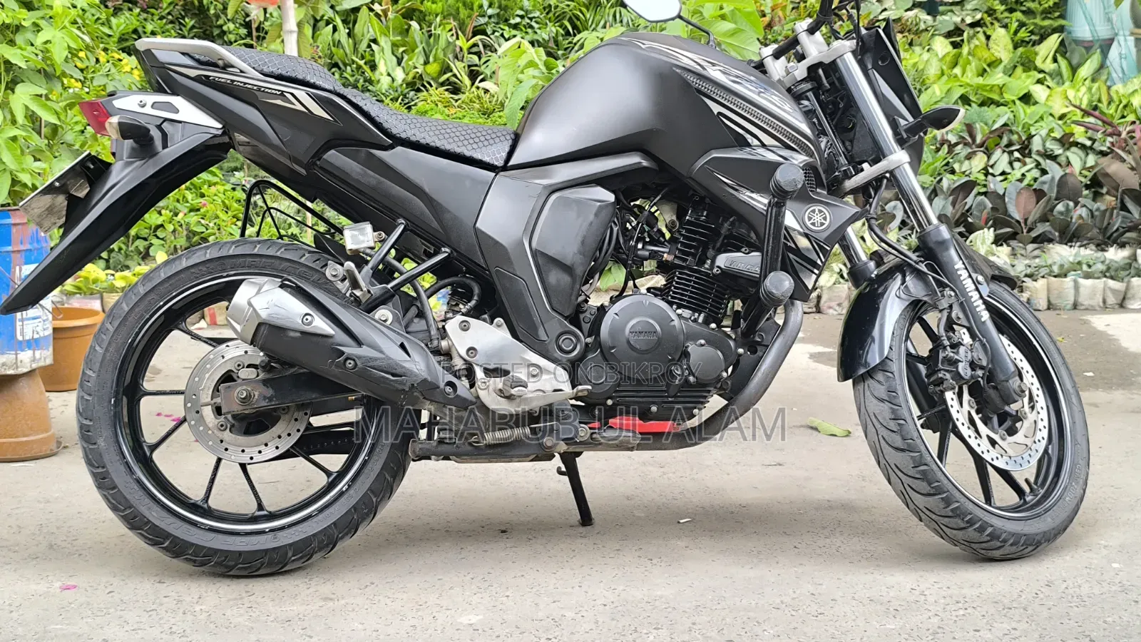 Yamaha FZ6 2025 Black