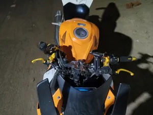 Honda CBR 2016 Orange