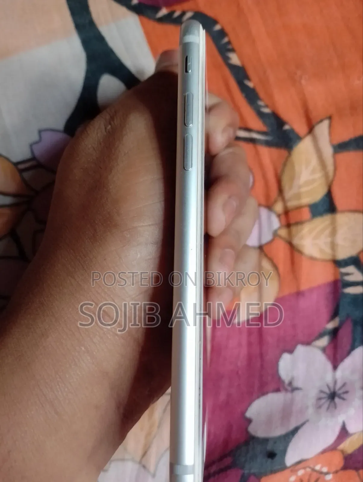 অ্যাপল আইফোন ৭ ৩২ জিবি হোয়াইট