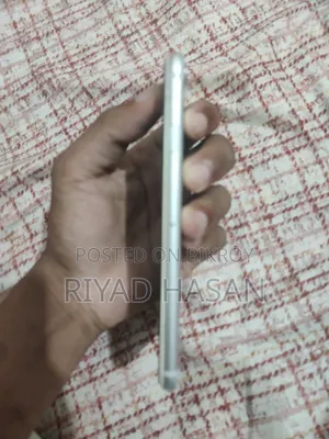 অ্যাপল আইফোন ৬ ৬৪ জিবি হোয়াইট