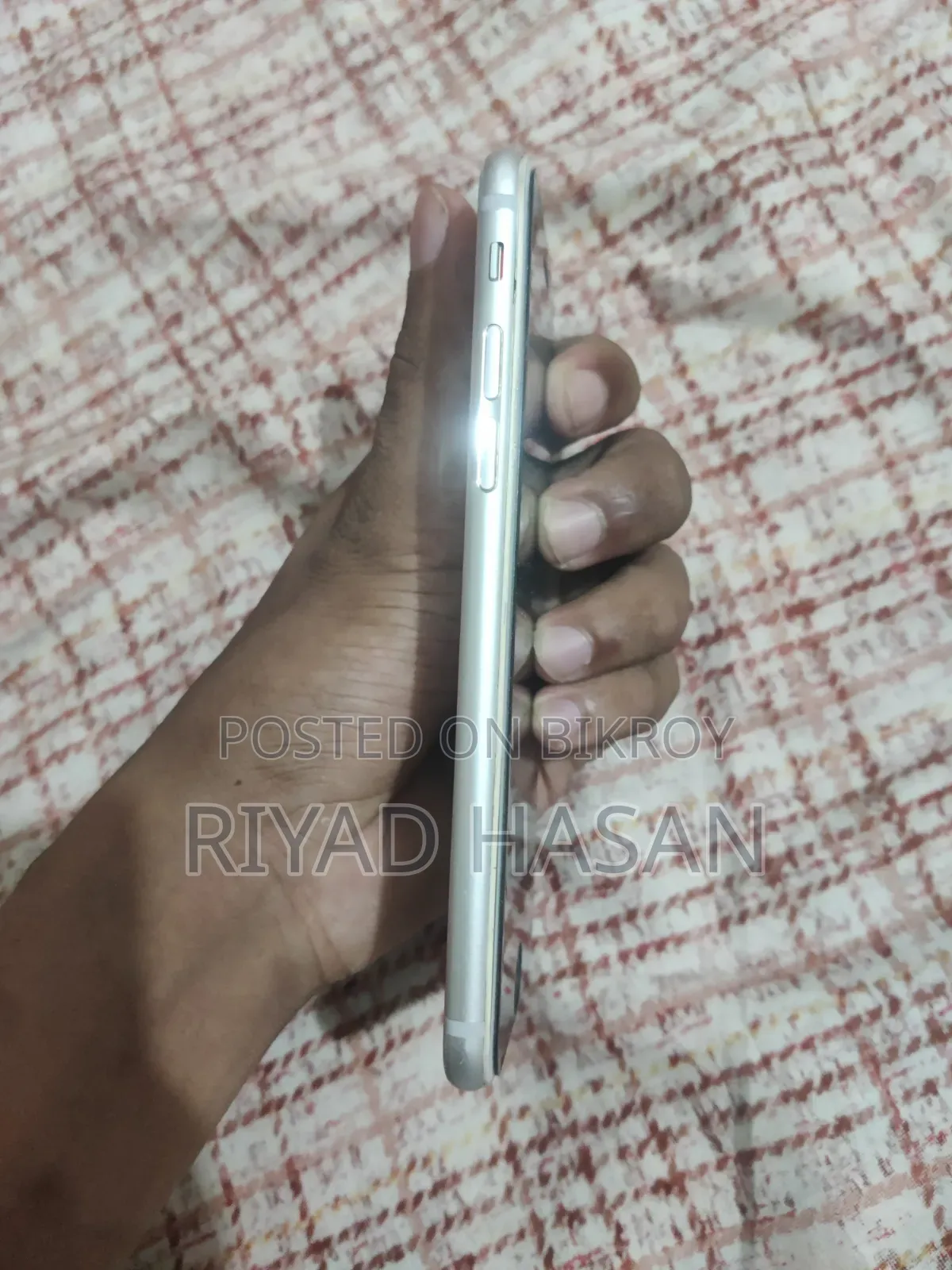 অ্যাপল আইফোন ৬ ৬৪ জিবি হোয়াইট