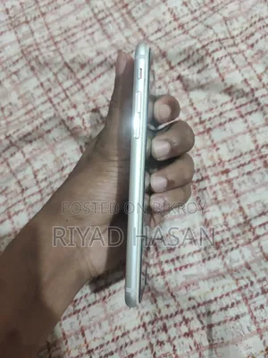 অ্যাপল আইফোন ৬ ৬৪ জিবি হোয়াইট