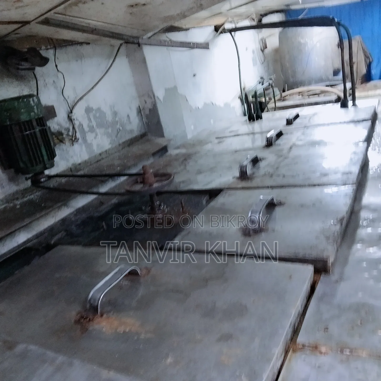 একটি আইসক্রিম ফ্যাক্টরি বিক্রি হবে।