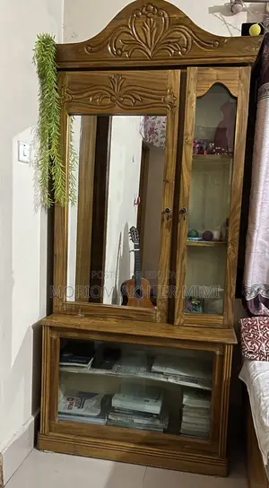 ড্রেসিং টেবিল
