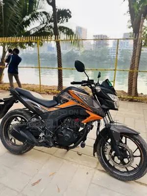 Honda Hornet 2020 Orange