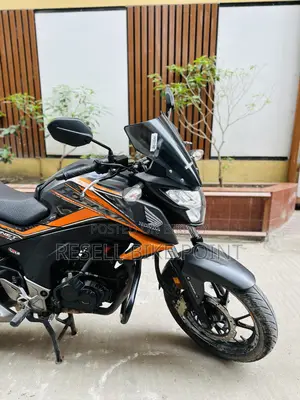 Honda Hornet 2021 Orange