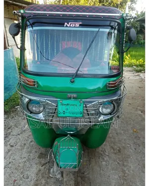 Bajaj CT 2019 Green
