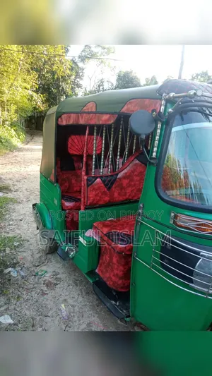 Bajaj CT 2019 Green