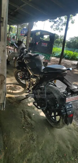 New Hero Xtreme 125R 2025 Black