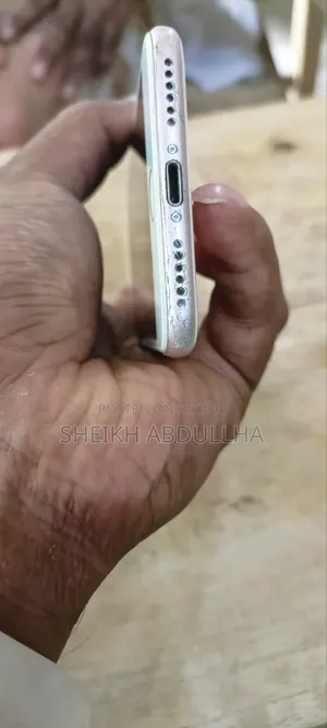 অ্যাপল আইফোন ৭ ৩২ জিবি পিঙ্ক