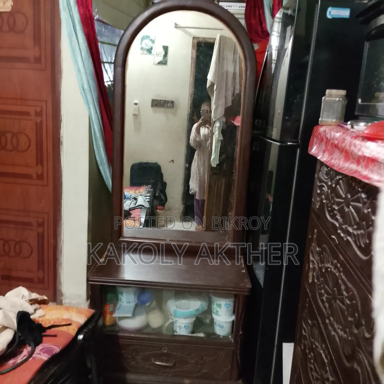 Wood Dressing Table