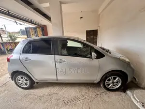 Toyota Vitz 1.0 Front Wheel Drive 5-door 2008 Silver