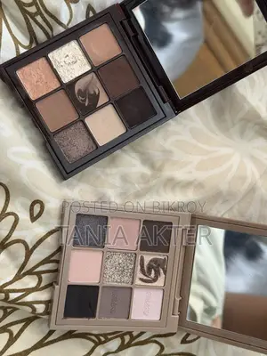 Huda Beauty Eyeshadow Palette