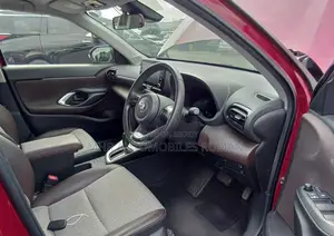 Toyota Yaris Cross 1.5 Hybrid FWD 2021 Red