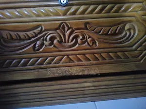 ব্যবহৃত ড্রেসিং টেবিল