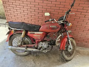 Suzuki Bike 2002 Red