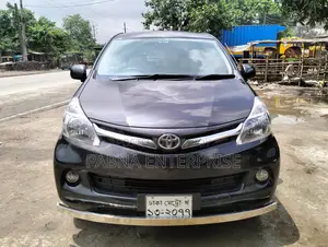 টয়োটা আভানজা ২০১২ কালো