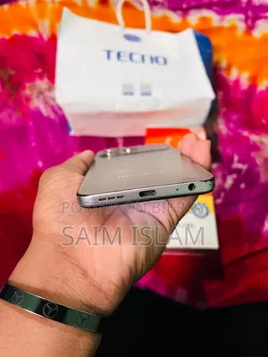 Tecno Spark 40 256 GB Silver