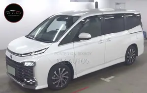 Toyota Voxy Hybrid S-Z 2WD 7-Seater 2022 Pearl