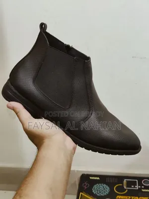 Men's Black Chelsea Boots (Size 41 but Size 42 Also Fits)