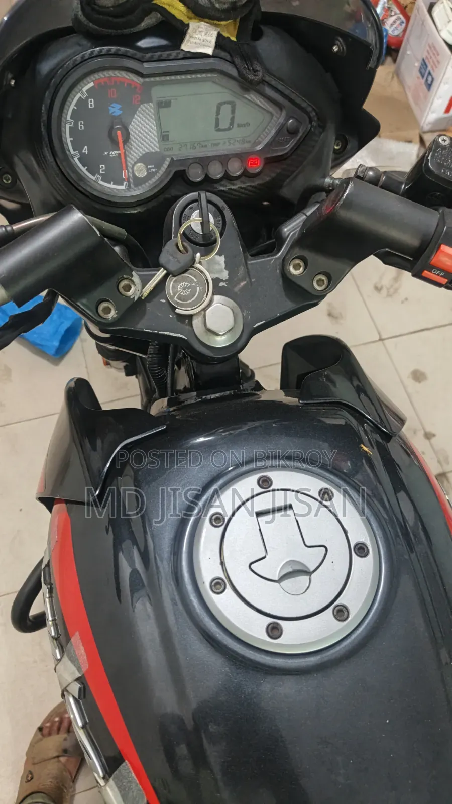 বাজাজ পালসার ১৫০ ২০২৩ ব্ল্যাক