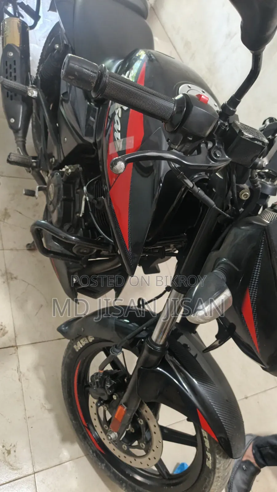 বাজাজ পালসার ১৫০ ২০২৩ ব্ল্যাক